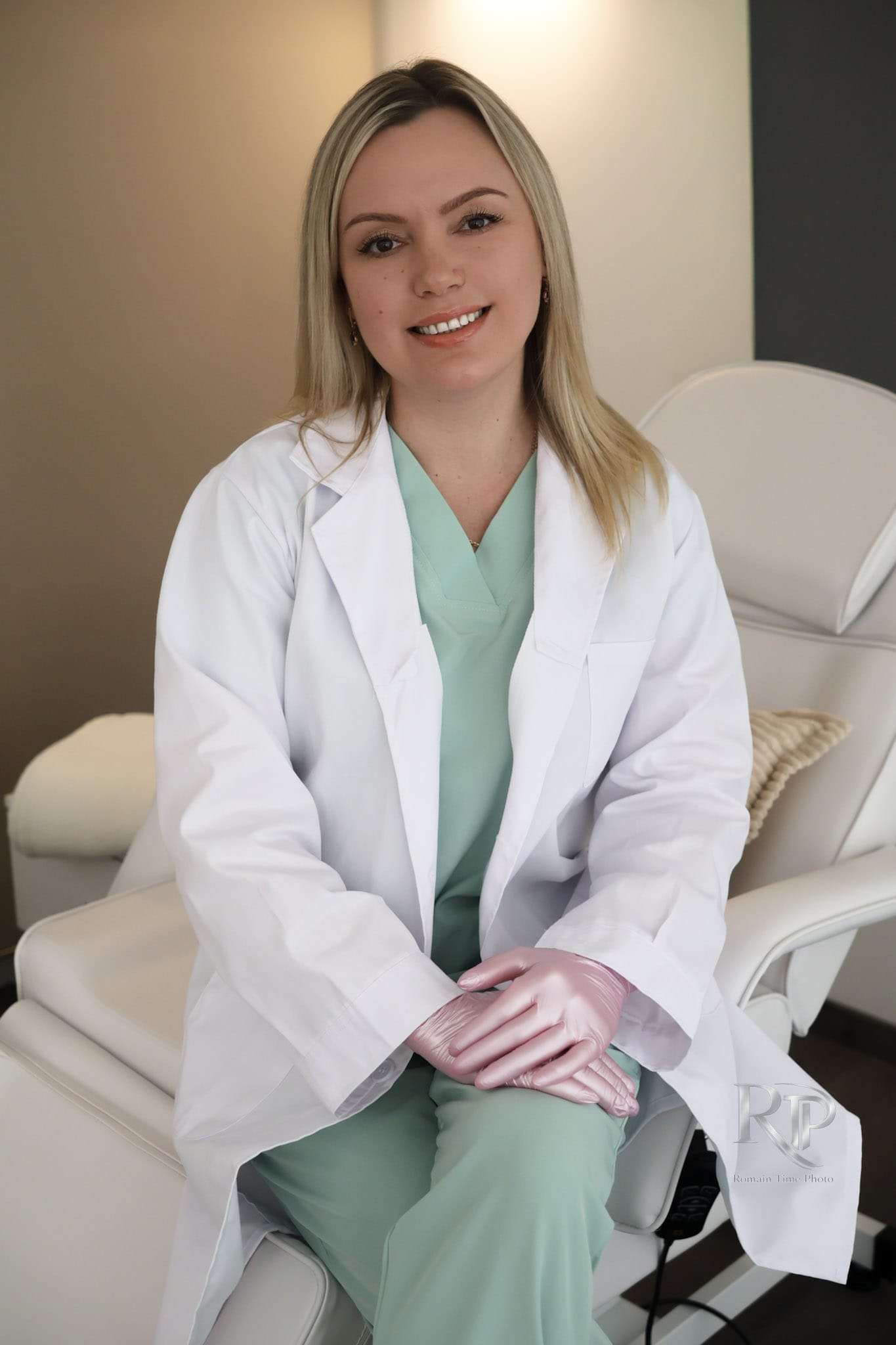 Ekaterina, beauty master diplômée en manucure russe à Lille